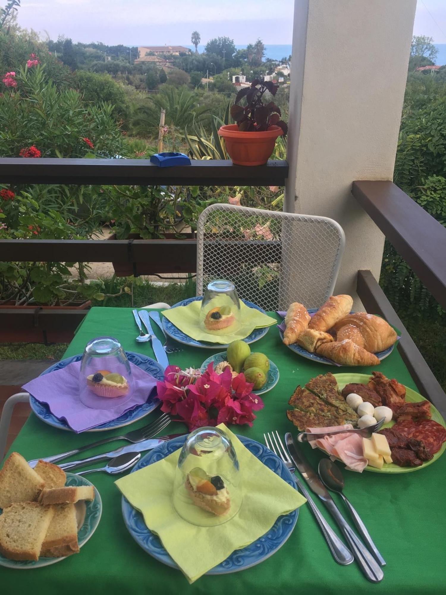 B&B A Casa Di Picci Santa Domenica  Buitenkant foto