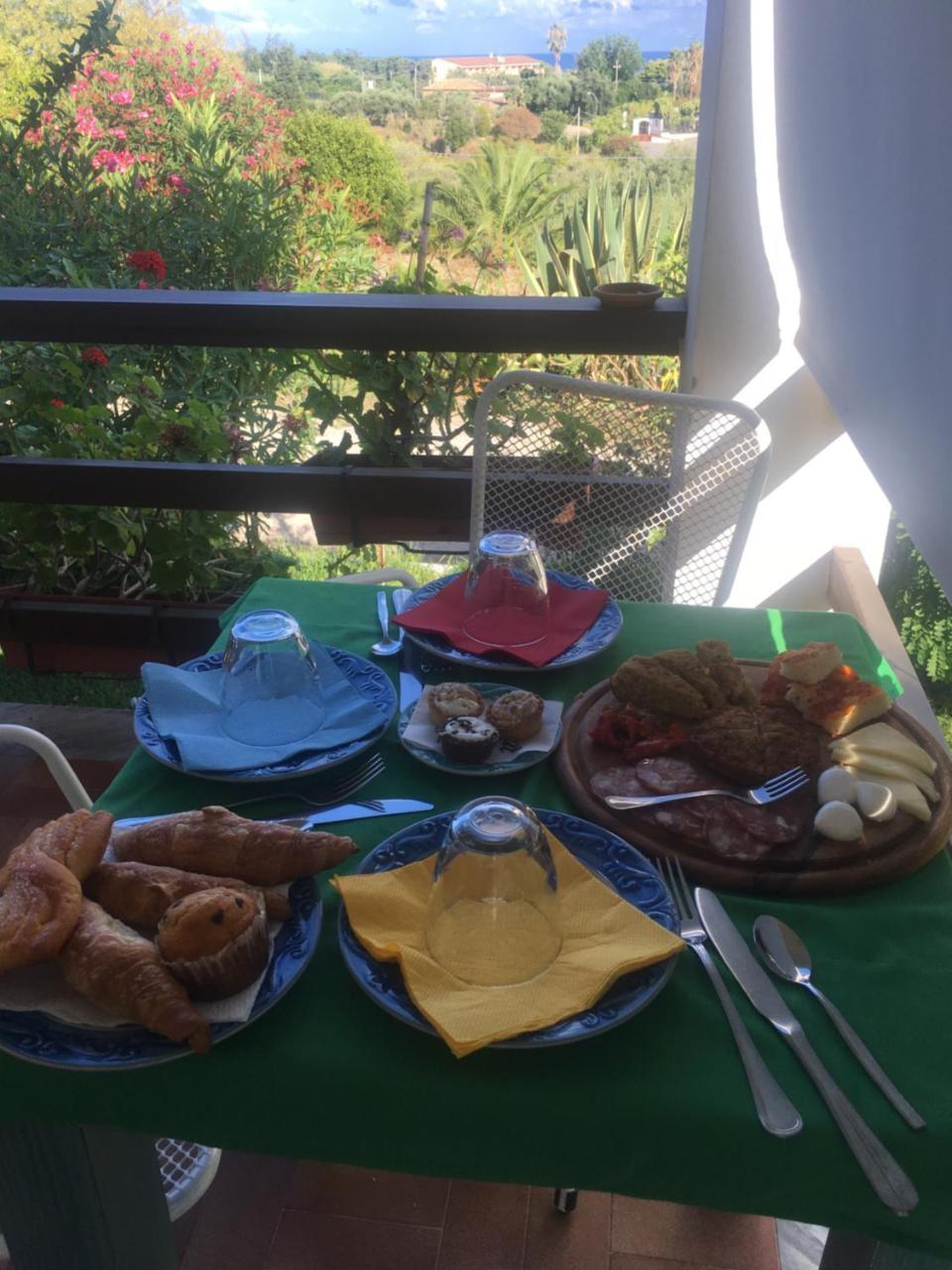 B&B A Casa Di Picci Santa Domenica  Buitenkant foto