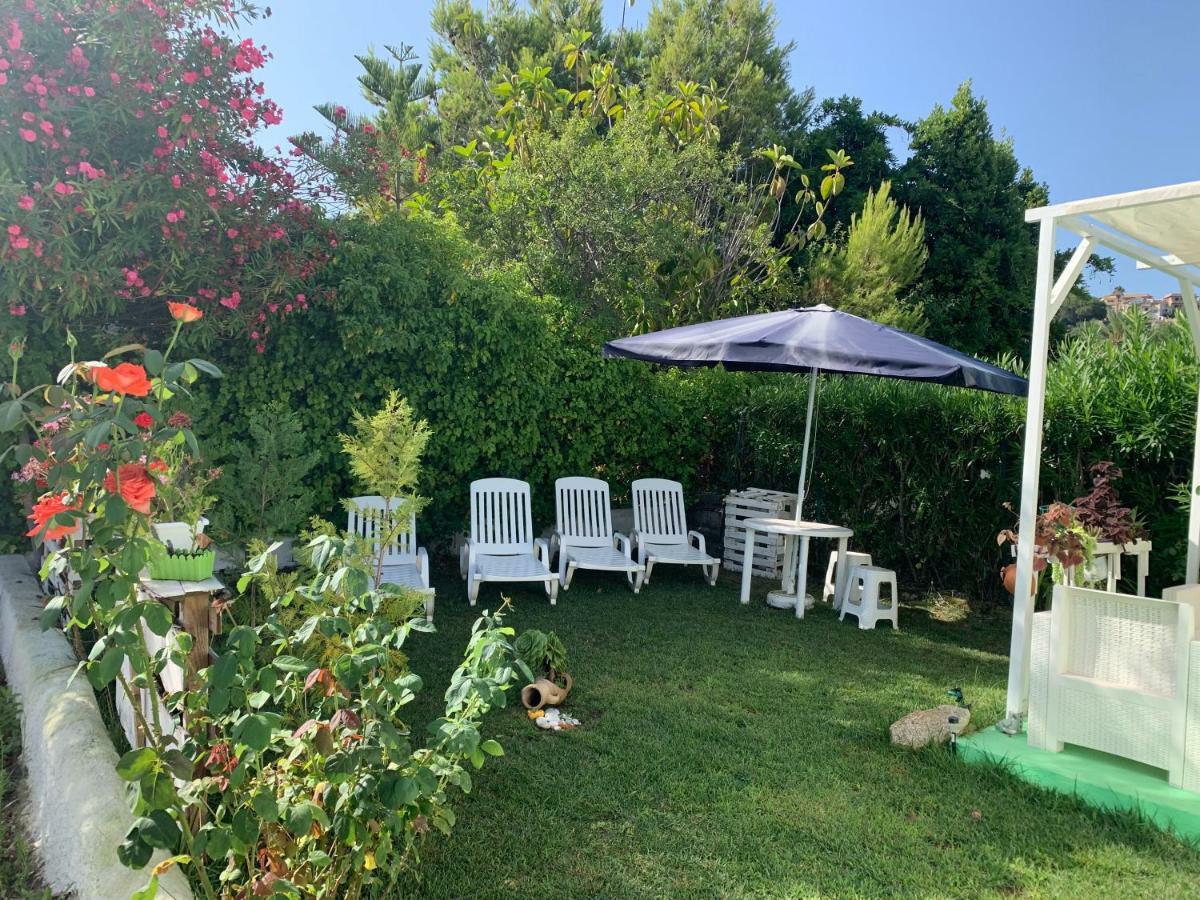 B&B A Casa Di Picci Santa Domenica  Buitenkant foto